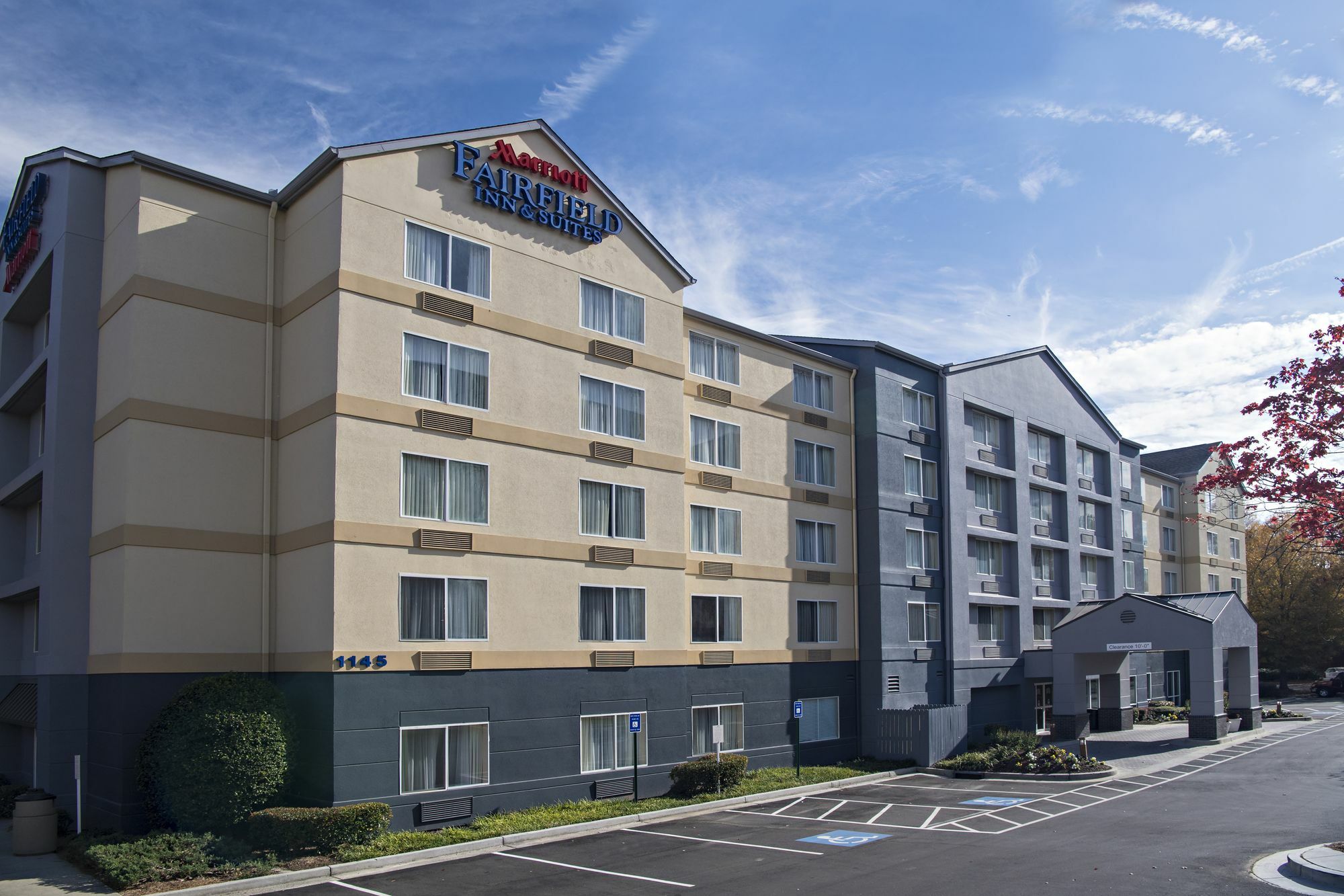 Fairfield Inn & Suites By Marriott Atlanta Perimeter Center Exterior photo